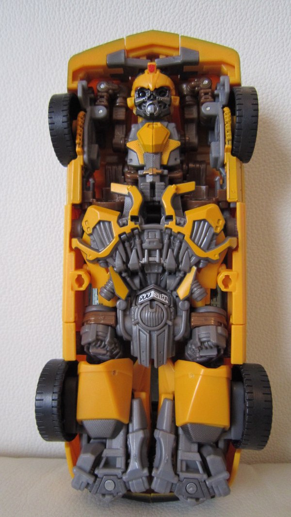 Leader Bumblebee Transformers Dark Of The Moon  (16 of 19)
